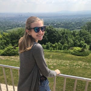 Meet your Posher, Marissa